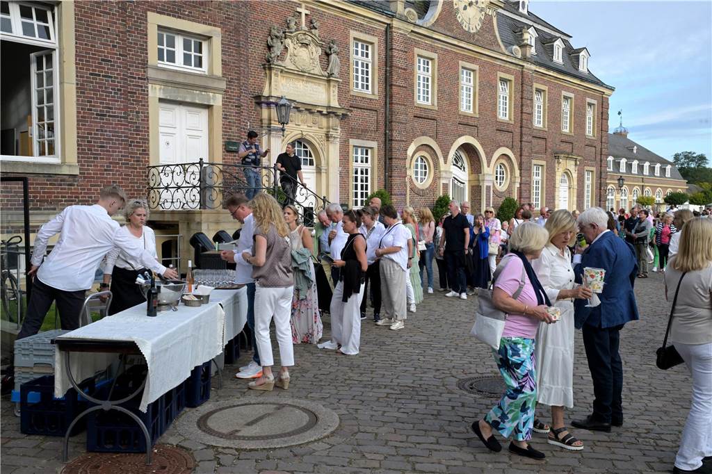 Die Atmosphäre beim Sommernachtskonzert am Schloss Nordkirchen war sehr schön.