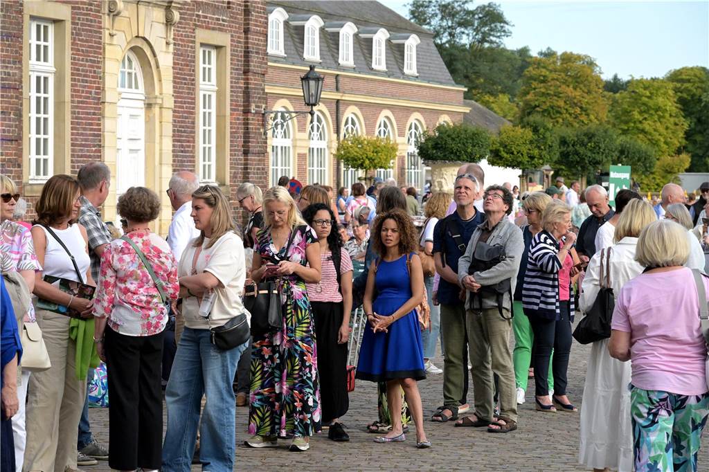 Die Atmosphäre beim Sommernachtskonzert am Schloss Nordkirchen war sehr schön.