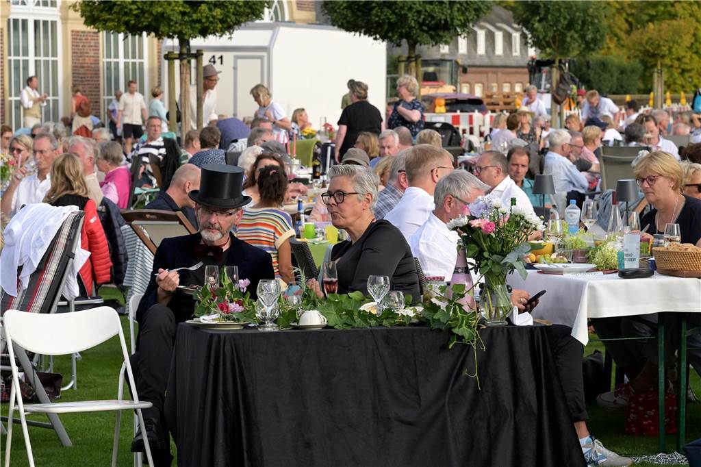 Die Atmosphäre beim Sommernachtskonzert am Schloss Nordkirchen war sehr schön.