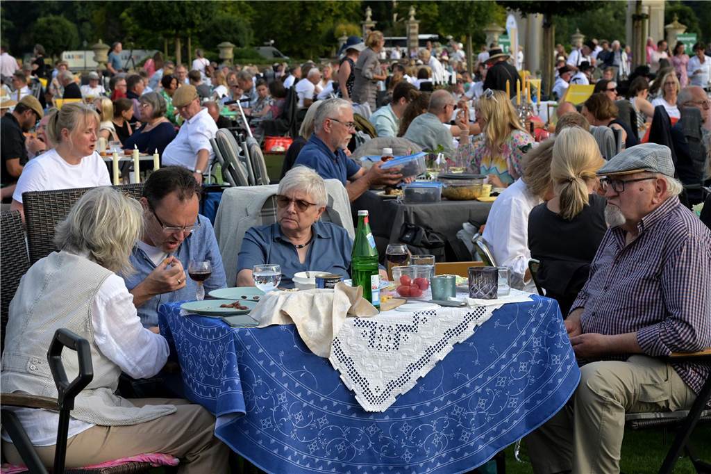 Die Atmosphäre beim Sommernachtskonzert am Schloss Nordkirchen war sehr schön.