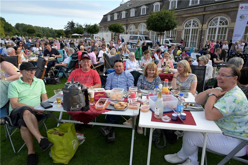 Die Atmosphäre beim Sommernachtskonzert am Schloss Nordkirchen war sehr schön.