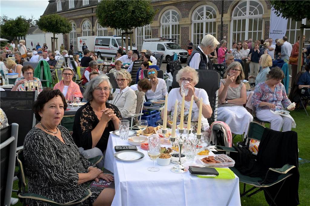 Die Atmosphäre beim Sommernachtskonzert am Schloss Nordkirchen war sehr schön.