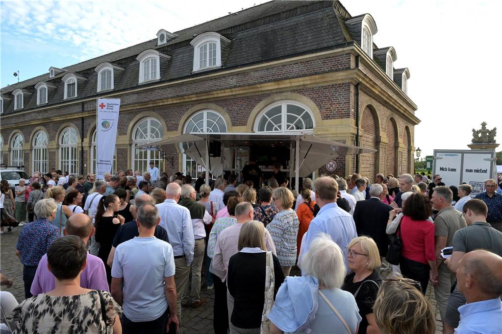 Die Atmosphäre beim Sommernachtskonzert am Schloss Nordkirchen war sehr schön.