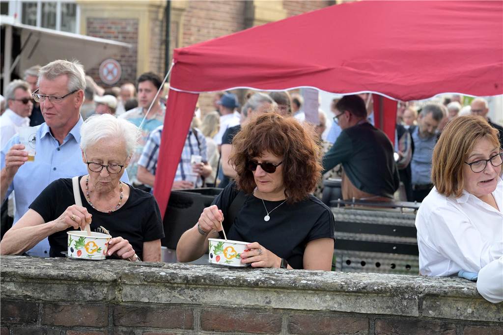 Die Atmosphäre beim Sommernachtskonzert am Schloss Nordkirchen war sehr schön.