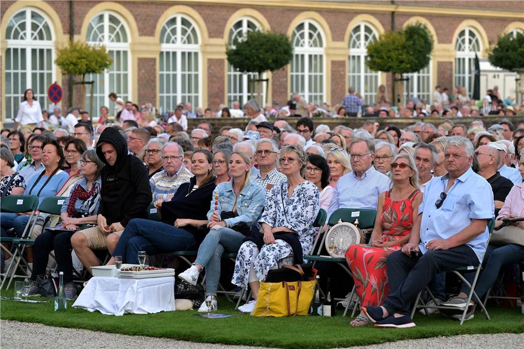 Die Atmosphäre beim Sommernachtskonzert am Schloss Nordkirchen war sehr schön.