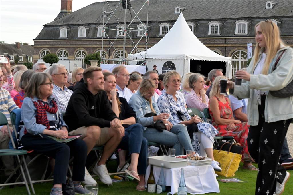 Die Atmosphäre beim Sommernachtskonzert am Schloss Nordkirchen war sehr schön.