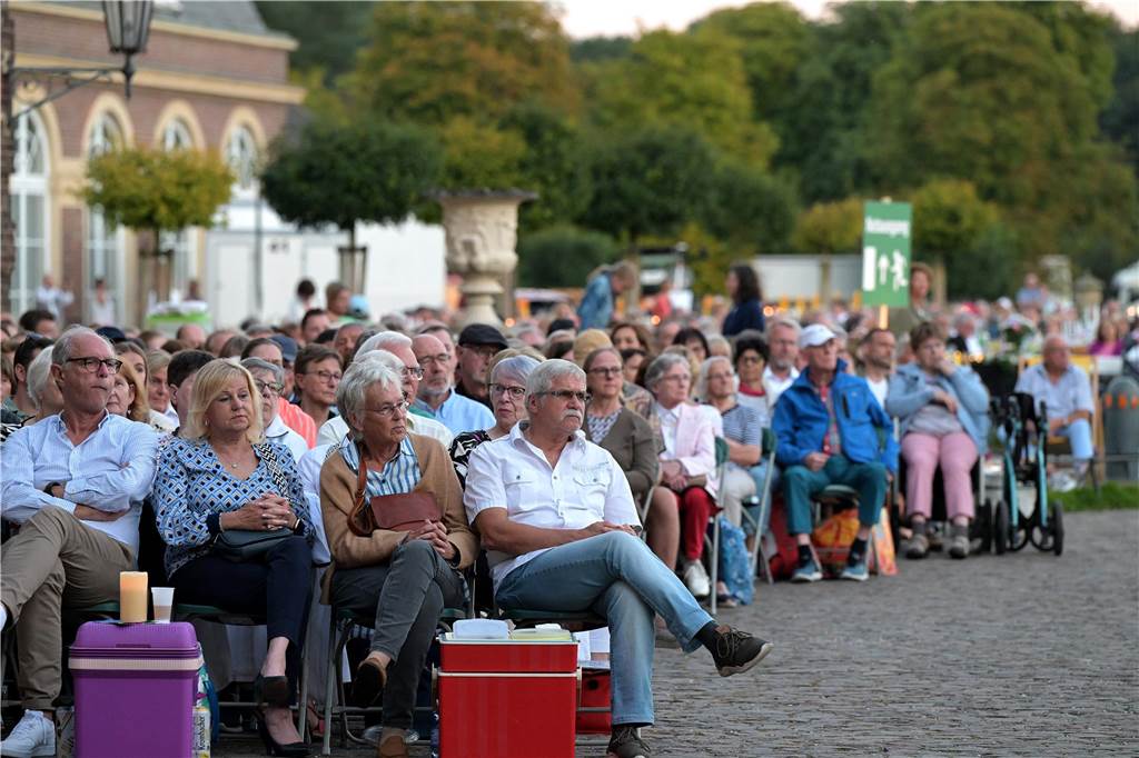 Die Atmosphäre beim Sommernachtskonzert am Schloss Nordkirchen war sehr schön.