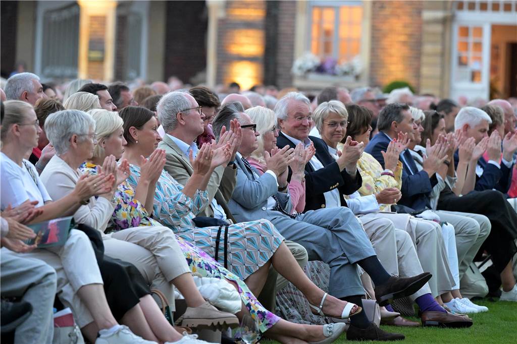 Die Atmosphäre beim Sommernachtskonzert am Schloss Nordkirchen war sehr schön.