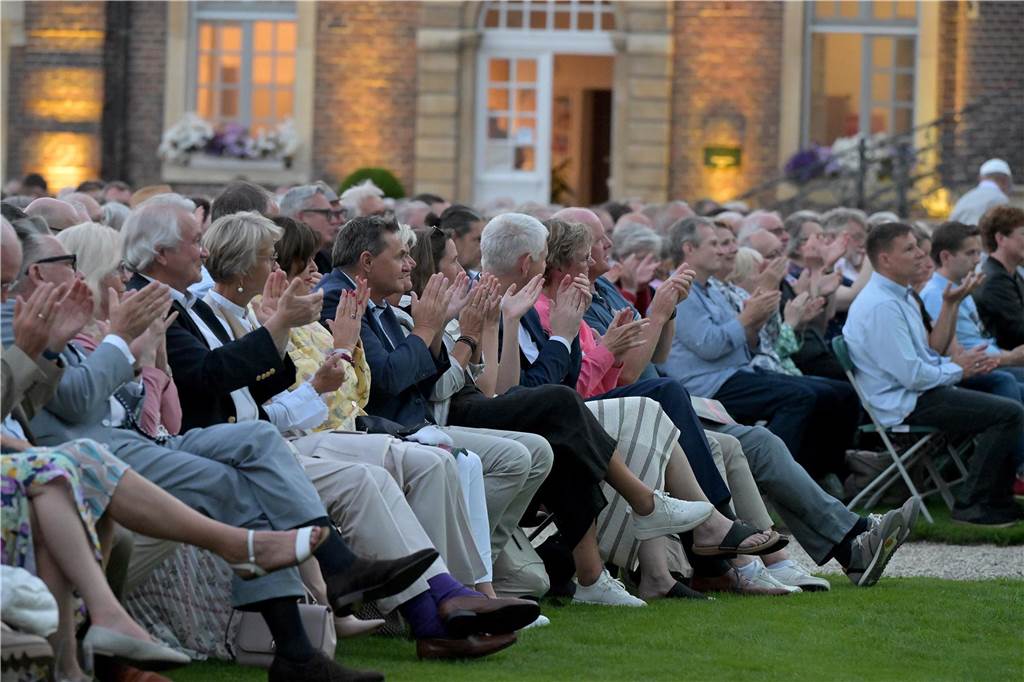 Die Atmosphäre beim Sommernachtskonzert am Schloss Nordkirchen war sehr schön.