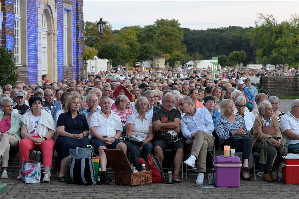 Die Atmosphäre beim Sommernachtskonzert am Schloss Nordkirchen war sehr schön.