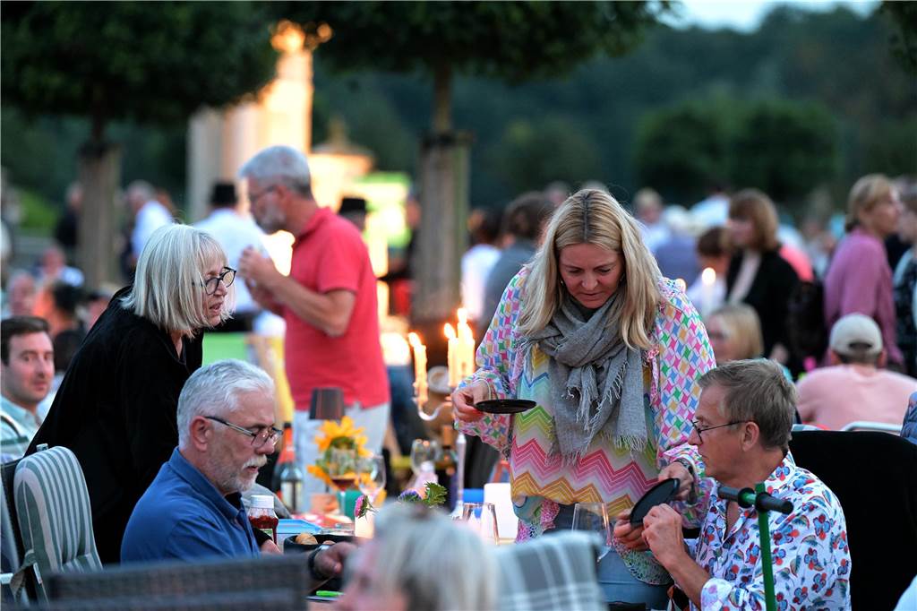 Die Atmosphäre beim Sommernachtskonzert am Schloss Nordkirchen war sehr schön.