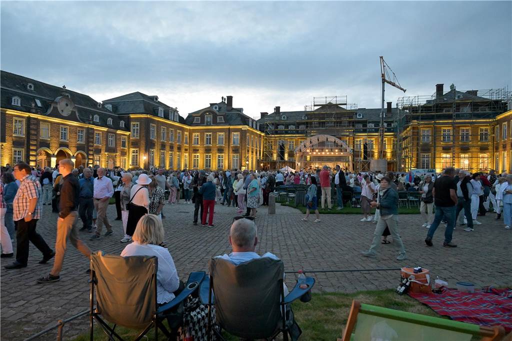 Die Atmosphäre beim Sommernachtskonzert am Schloss Nordkirchen war sehr schön.