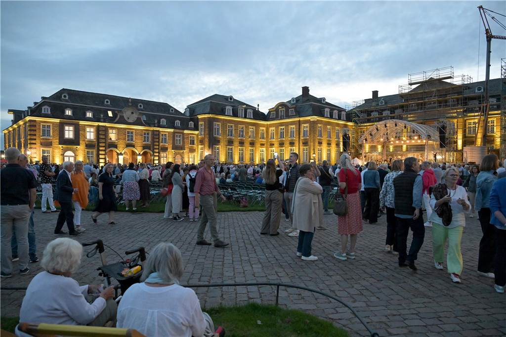 Die Atmosphäre beim Sommernachtskonzert am Schloss Nordkirchen war sehr schön.