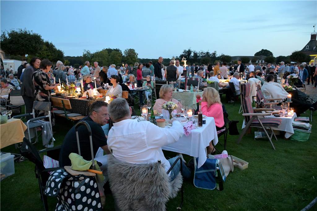 Die Atmosphäre beim Sommernachtskonzert am Schloss Nordkirchen war sehr schön.