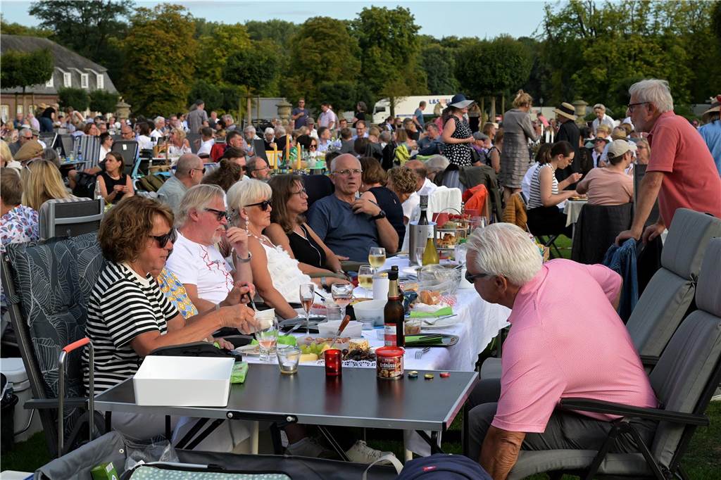Die Atmosphäre beim Spmmernachtskonzert am Schloss Nordkirchen war sehr schön.