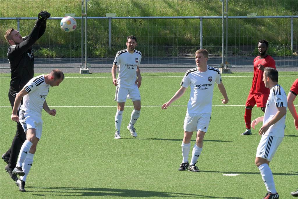 Die Aufholjagd des BV Brambauer gegen Husen-Kurl kam zu spät. Die Gäste siegten mit 5:4.