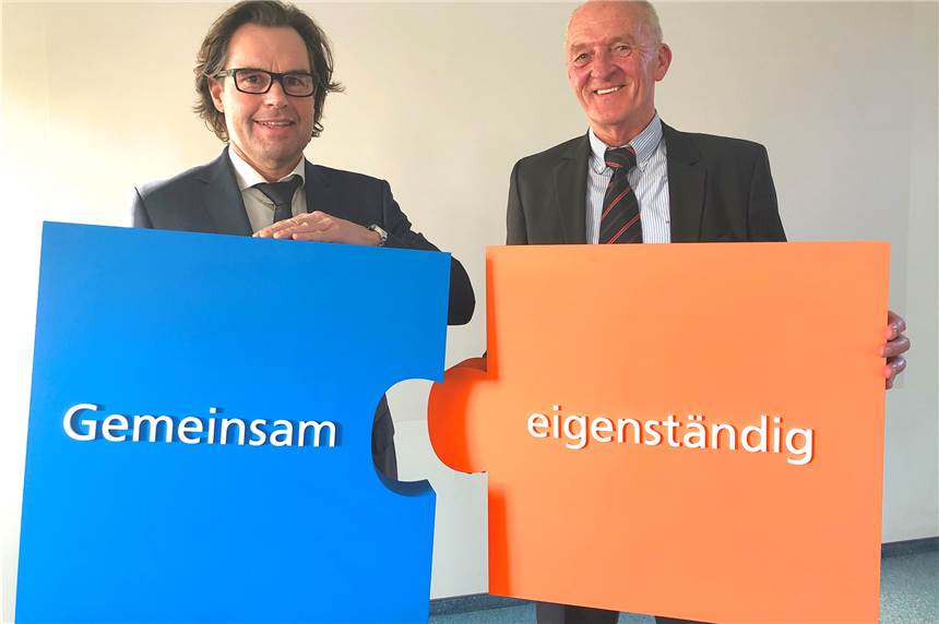 Aufsichtsräte geben Volksbanken Raesfeld und Erle den Auftrag zur Verschmelzung Die Aufsichtsratsvorsitzenden der Volksbanken Raesfeld, Jan-Bernd Seier (l.), und Erle, Johannes Böckenhoff, werben für eine Verschmelzung der Institute.