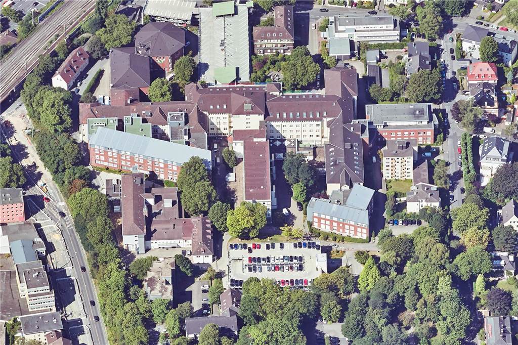 Mega-Fusion: Gesellschaft rund um EvK und Diakonie hätte 10.000 Mitarbeiter Die Augusta-Kranken-Anstalt in Bochum-Mitte (Bergstraße) ist einer von drei Klinik-Standorten der Augusta Stiftung. Eines der drei Krankenhäuser, die dazu zählen, ist auch das EvK Hattingen.
