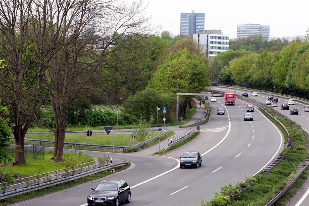 B54-Ausfahrt Hacheney: Bleibt sie oder verschwindet sie? Die Ausfahrt Hacheney der B54 von oben.