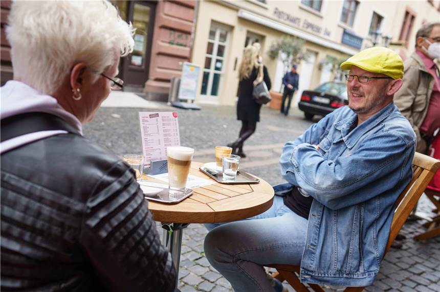 Diese Corona-Regeln gelten aktuell im Kreis Unna Die Außengastronomie im Kreis Unna darf aktuell öffnen. In Restaurants und Cafés ist ein Verzehr allerdings weiterhin nicht möglich.