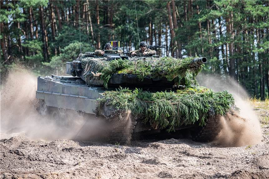 General a.D. im Video-Interview: „Man hat die Bundeswehr zum Sparschwein der Nation gemacht“ Die Ausstattung der Bundeswehr wird von mehreren Seiten harsch kritisiert.