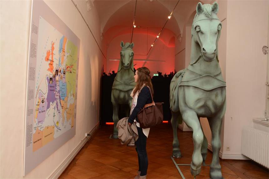 Schloss Cappenberg bleibt Ausstellungsort für Kunst Die Ausstellung "Wider Napoleon" auf Schloss Cappenberg, ein Höhepunkt der Ausstellungen auf Schloss Cappenberg.