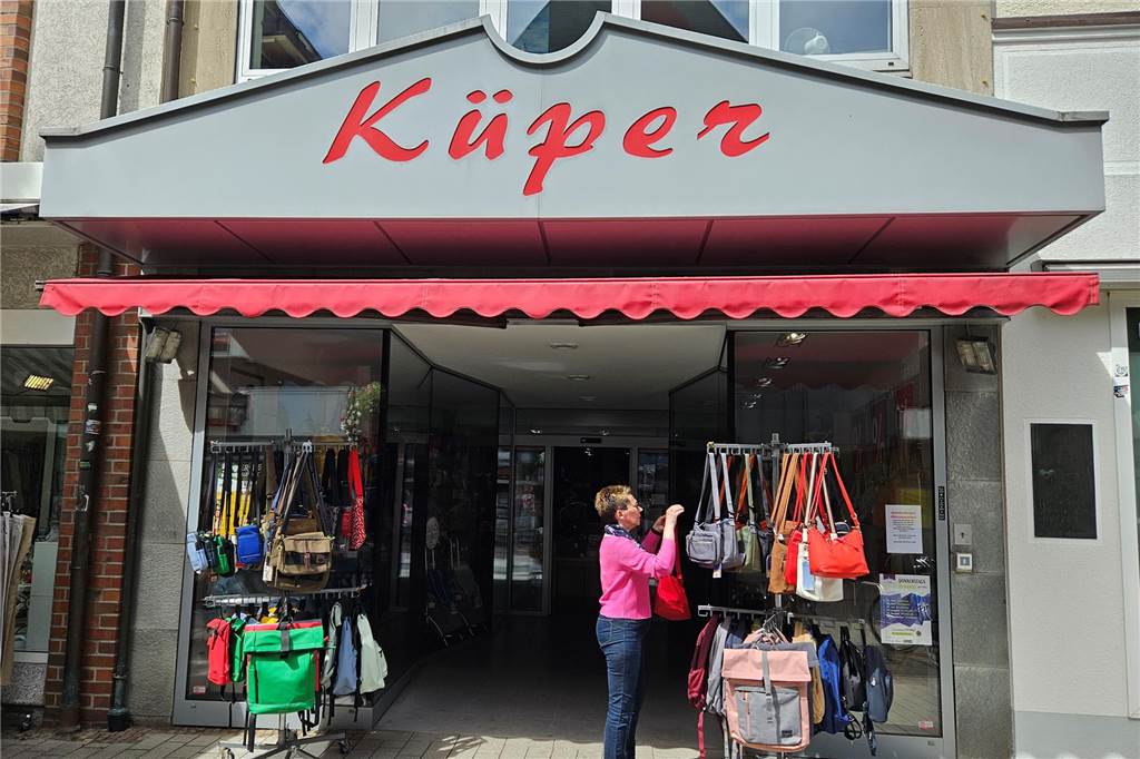 Ladeneingang von „Lederwaren Küper"