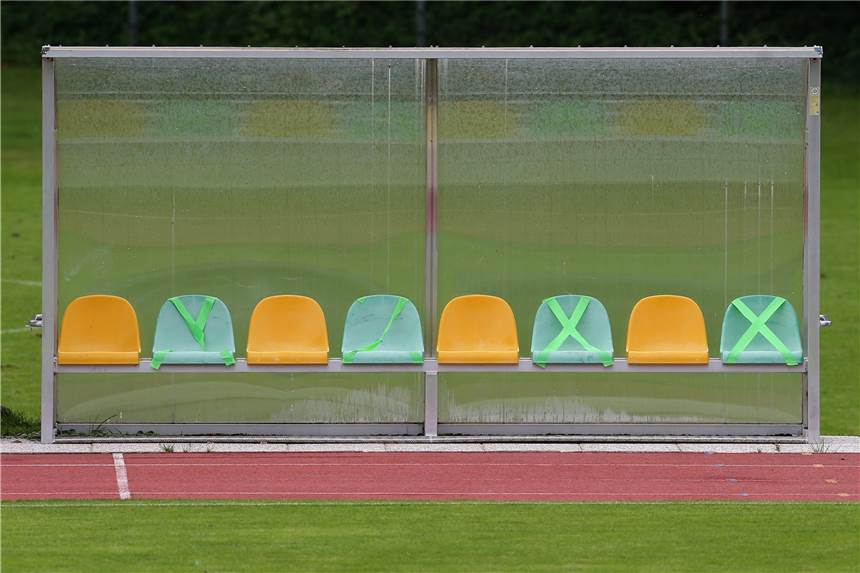 Nächste Unterbrechungen: Zwei Landesverbände setzen den Spielbetrieb im Amateurfußball aus Die Auswechselbänke in zwei Fußballverbänden bleiben vorerst leer.
