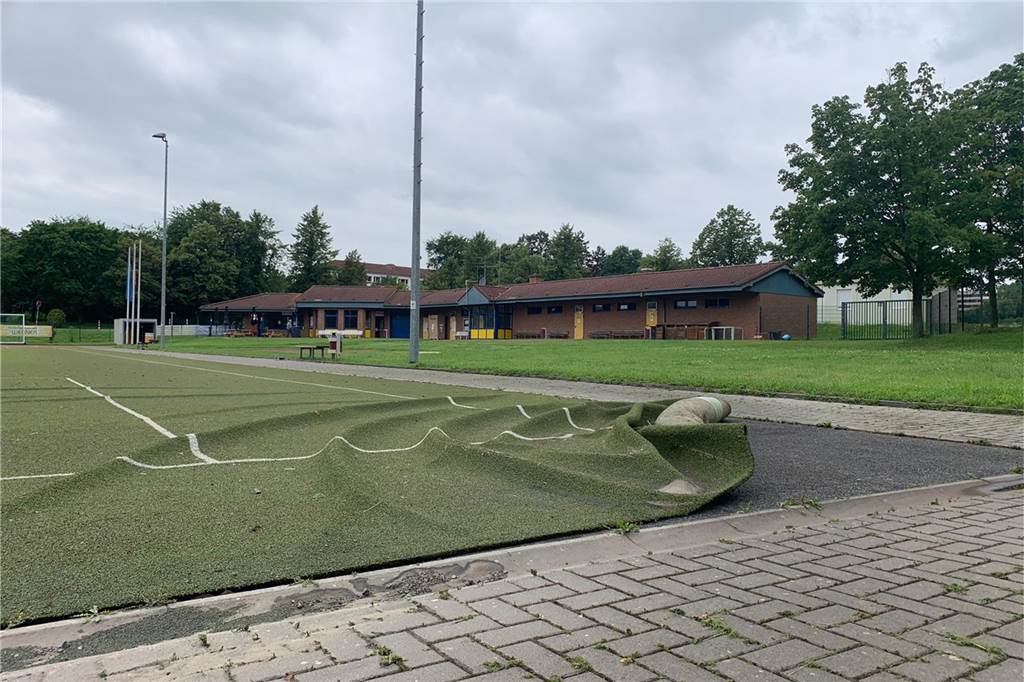 Nach Unwetter: Sportanlage des Werner SC im Lindert zeigt extreme Wasserschäden Die Auswirkungen am Lindert sind gravierend.