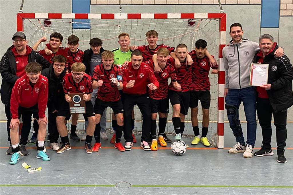 Hallenkreismeisterschaften der Junioren terminiert: Sieger nicht mehr für Westfalenmeisterschaft qualifiziert Die B-Junioren des SV Schermbeck können ihren Hallenkreismeistertitel nicht verteidigen. Die HKM der U17 fällt in diesem Jahr aus.