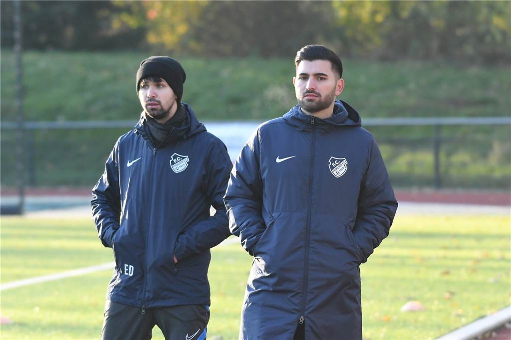 Viele Fotos: B-Junioren des FC Frohlinde bringen 2:1 gegen Wacker Obercastrop nicht über die Zeit Die B-Junioren des SV Wacker Obercastrop gewannen den Kreispokal durch ein 3;2 im Finale gegen den FC Frohlinde.