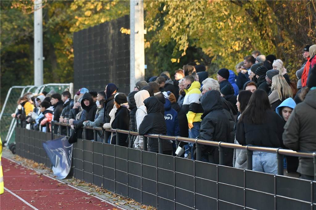 Die B-Junioren des SV Wacker Obercastrop gewannen den Kreispokal durch ein 3;2 im Finale gegen den FC Frohlinde.