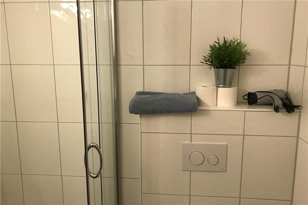 Die Badezimmer sind modernisiert.