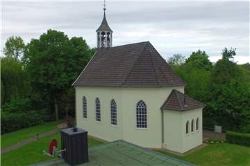 Die Bänke in der Johanneskirche in Oeding bleiben bis mindestens Mitte Februar wegen des Coronavirus leer.