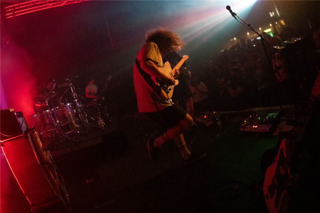 Endlich wieder Konzerte – trotzdem müssen immer mehr Bands Auftritte absagen Die Band Drens aus Dortmund bei einem Konzert.