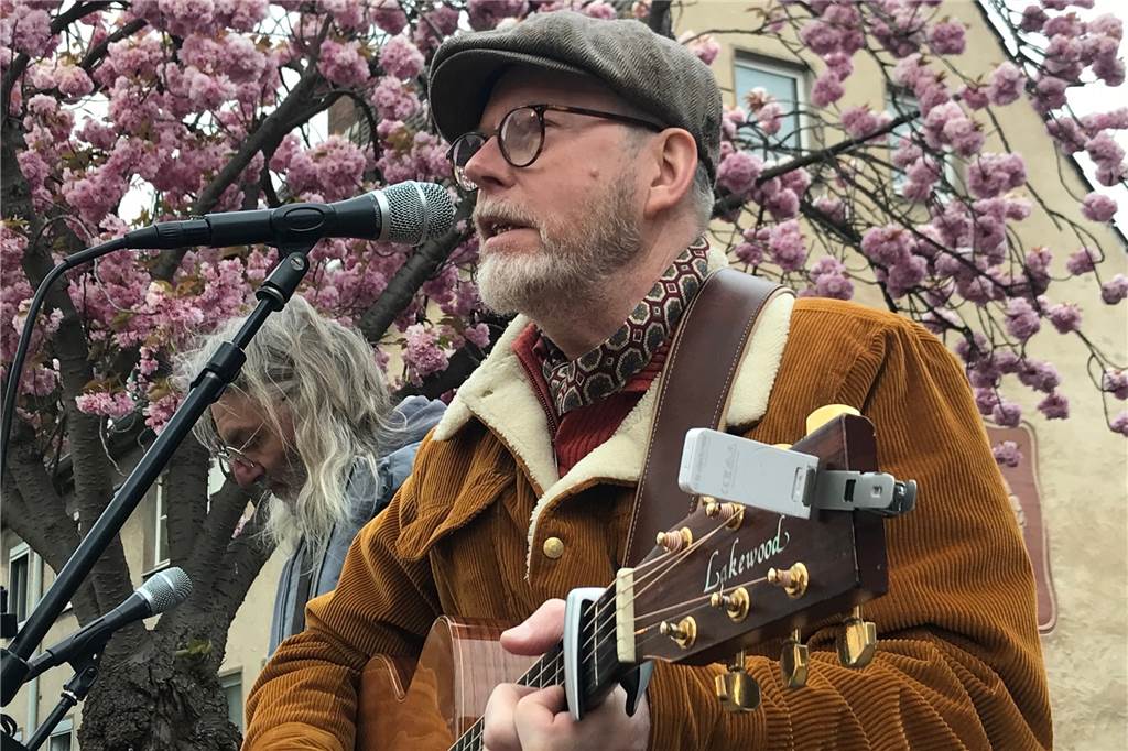 Die Band L.Bow Grease spielte auf einer der beiden Bühnen.