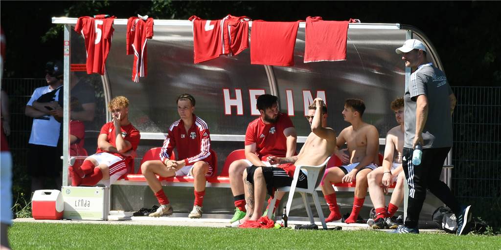 Vier Spiele, über 50 Fotos: Die Bilder vom Castrop-Rauxeler Fußballwochenende Die Bank des TuS Henrichenburg war eines der Motive unseres Fotografen während des Kreispokal-Spiels gegen den TuS Haltern.