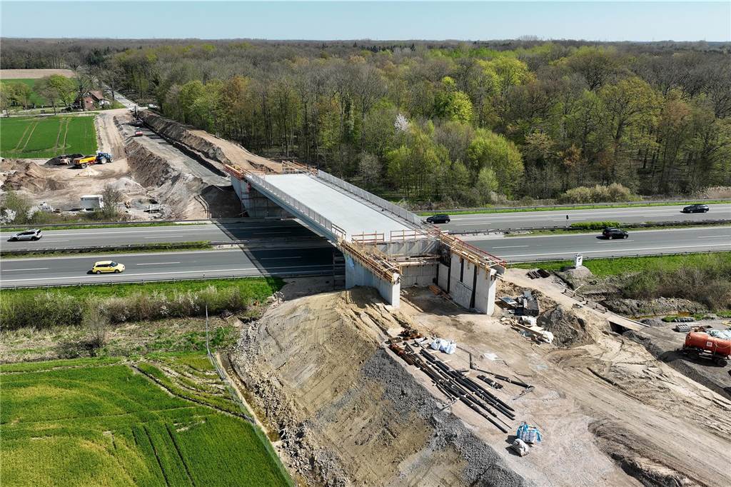 A1: Brücke zwischen Münster und Ascheberg wird freigegeben Die Bauarbeiten auf der A1-Brücke zwischen Münster-Amelsbüren und Ascheberg laufen. Die Arbeiten sollen Ende Mai fertig sein.