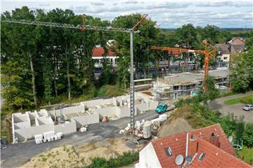 Die Bauarbeiten im Kleinbecker Park gehen weiter, auch wenn es derzeit einige Probleme gibt, die für Verzögerungen sorgen.
