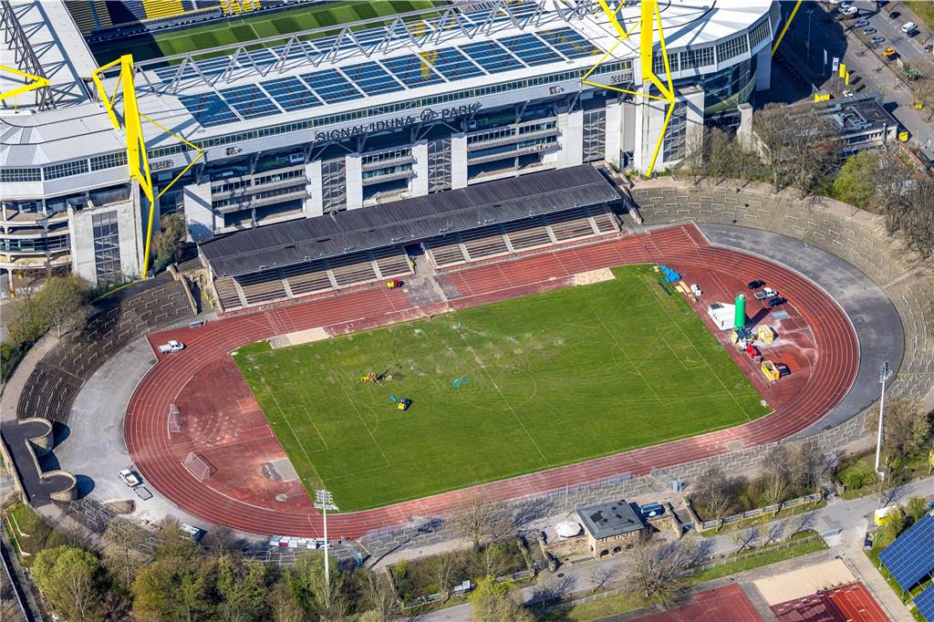 Stadion Rote Erde wird zur BVB-Dauerbaustelle: Erneute Verzögerung hat massive Auswirkungen Das Stadion Rote Erde als Luftaufnahme.