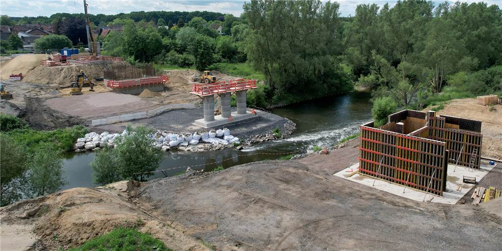 Baustelle der Lippebrücke in Ahsen vom Ukraine-Krieg betroffen Die Baustelle der Lippebrücke von oben: Es tut sich was.