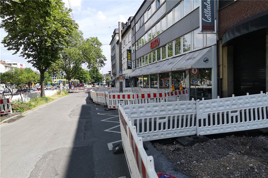 Wall-Baustellen: „Es ist nur noch Chaos in der Stadt“ Die Baustellen direkt vor der Haustür sind ein Ärgernis für die Gewerbetreibenden am Ostwall.