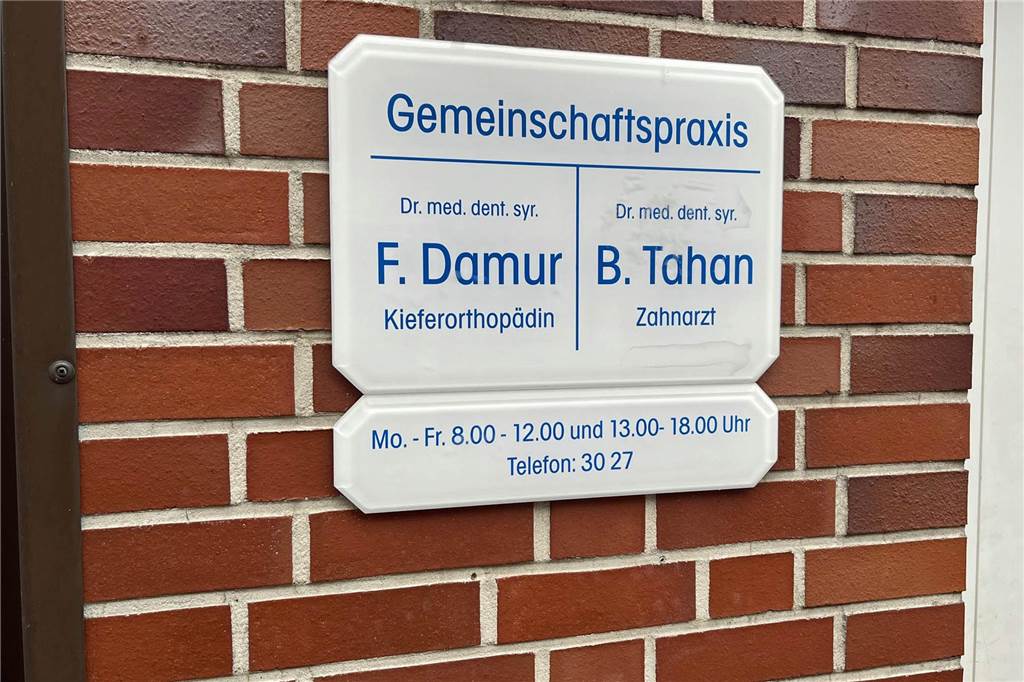 Praxis für Kieferorthopädie schließt: Aber es gibt eine Ausweich-Möglichkeit Die beiden Ärzte sind nicht mehr in Werne, aber noch in Dortmund-Scharnhorst tätig.