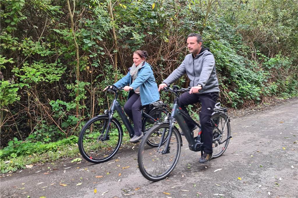 Die beiden Habinghorster können endlich Fahrradtouren auf ihren neuen Rädern gemeinsam machen.