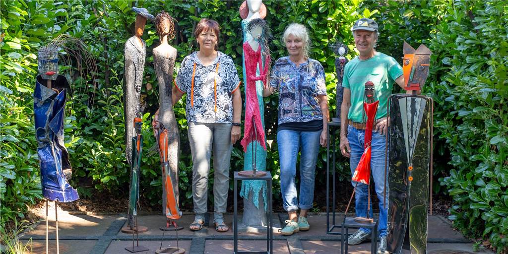 Kirchhellener Künstler öffnen ihre Ateliers zur Kunstroute 2022 Die beiden langjährigen Freundinnen und Künstlerinnen Sabine Stiegemann und Heike Heinen gestalten mit Karl Rübner echte Unikate.