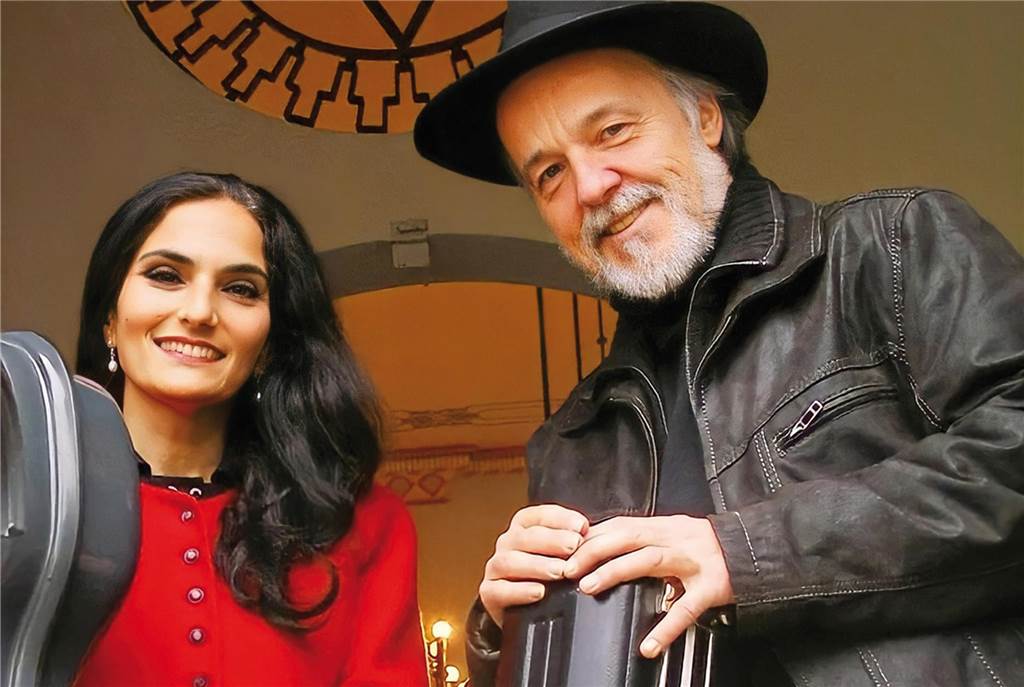 Kulturzentrum Hof Jünger: Das erwartet die Besucher im März Die beiden Musiker Ariana Burstein und Roberto Legnani sorgen am Cello und der Gitarre für außergewöhnliche Live-Momente.