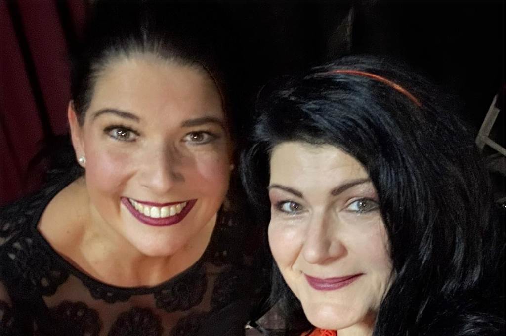 Tanja Schätz wird Zweite bei Fräulein-Kurvig-Wahl Tanja Schätz und Kerstin Glauner