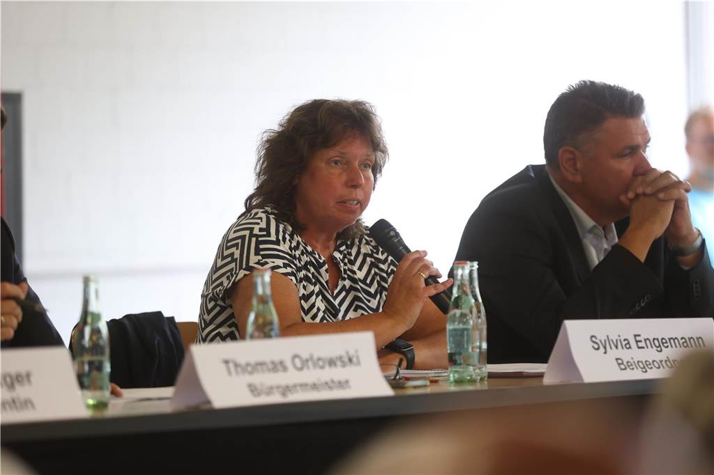 Die Beigeordnete Sylvia Engemann betonte die Bedeutung von Kommunikation.