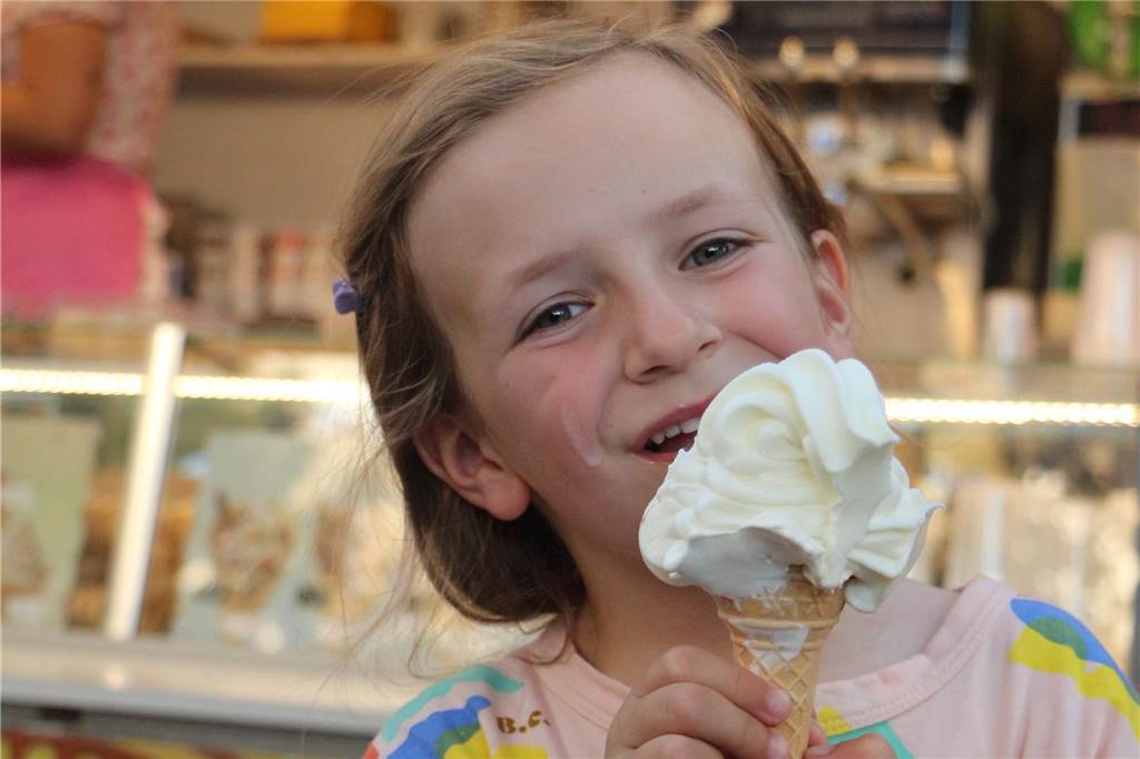 Mit Lotta (5) über die Ahauser Kirmes: So viel Spaß hat das Kind für 30 Euro Die Belohnung ganz zum Schluss passte so eben noch ins Budget!