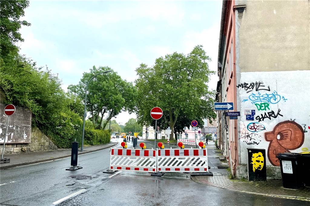 Radweg an der Benninghofer Straße wird zunächst nicht ergänzt Die Benninghofer Straße in Hörde war wegen Kanalarbeiten stadtauswärts lange gesperrt.